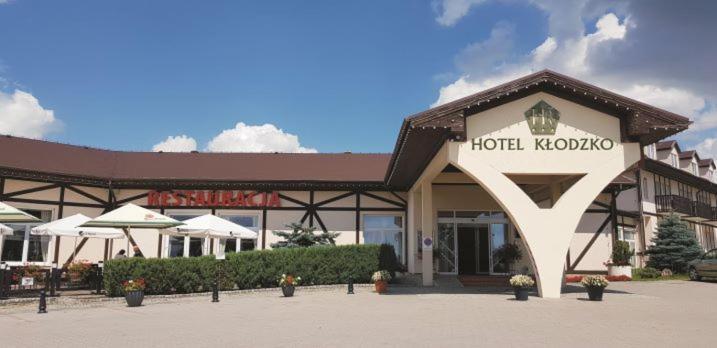 Hotel Metro Kłodzko Buitenkant foto