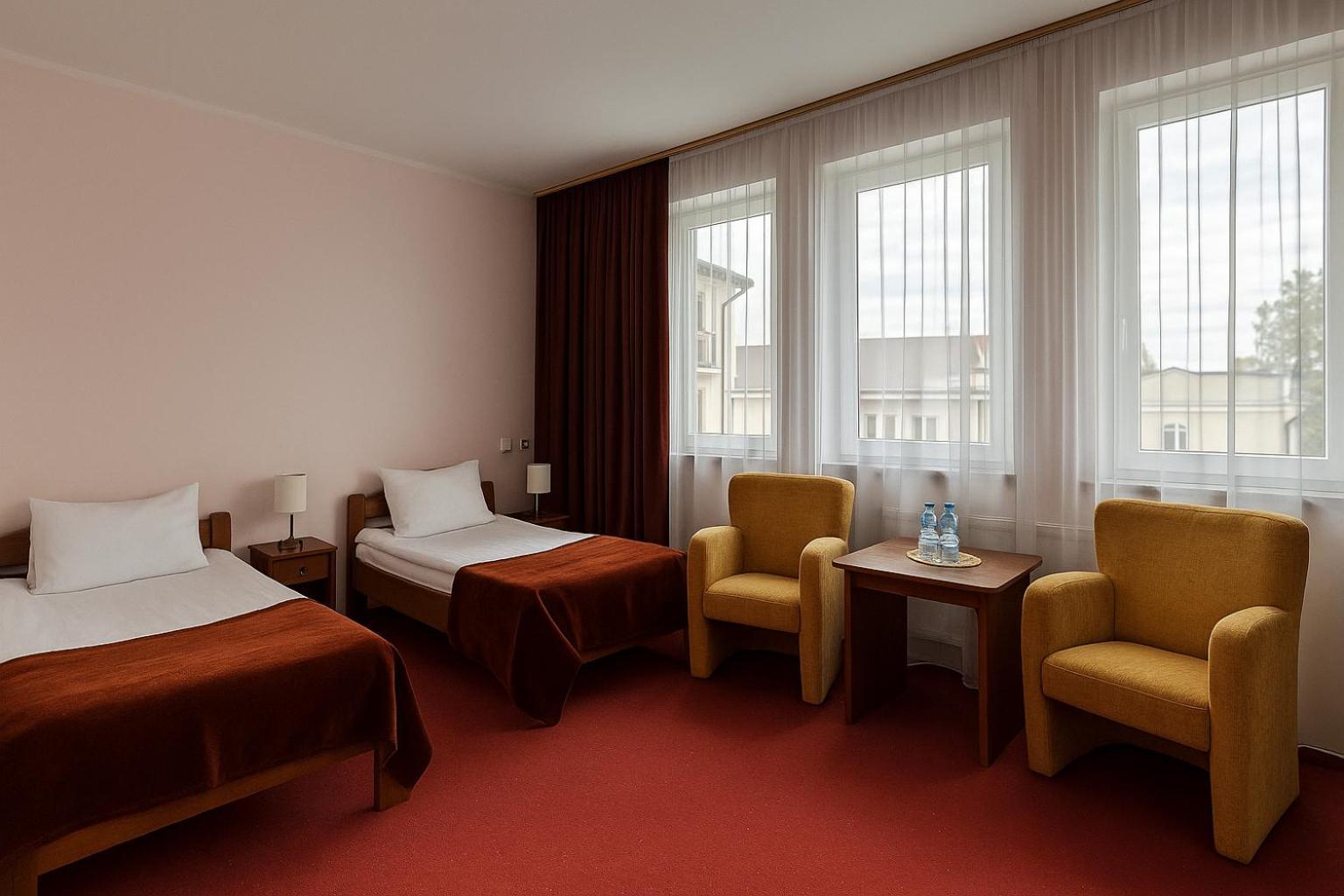 Hotel Metro Kłodzko Buitenkant foto
