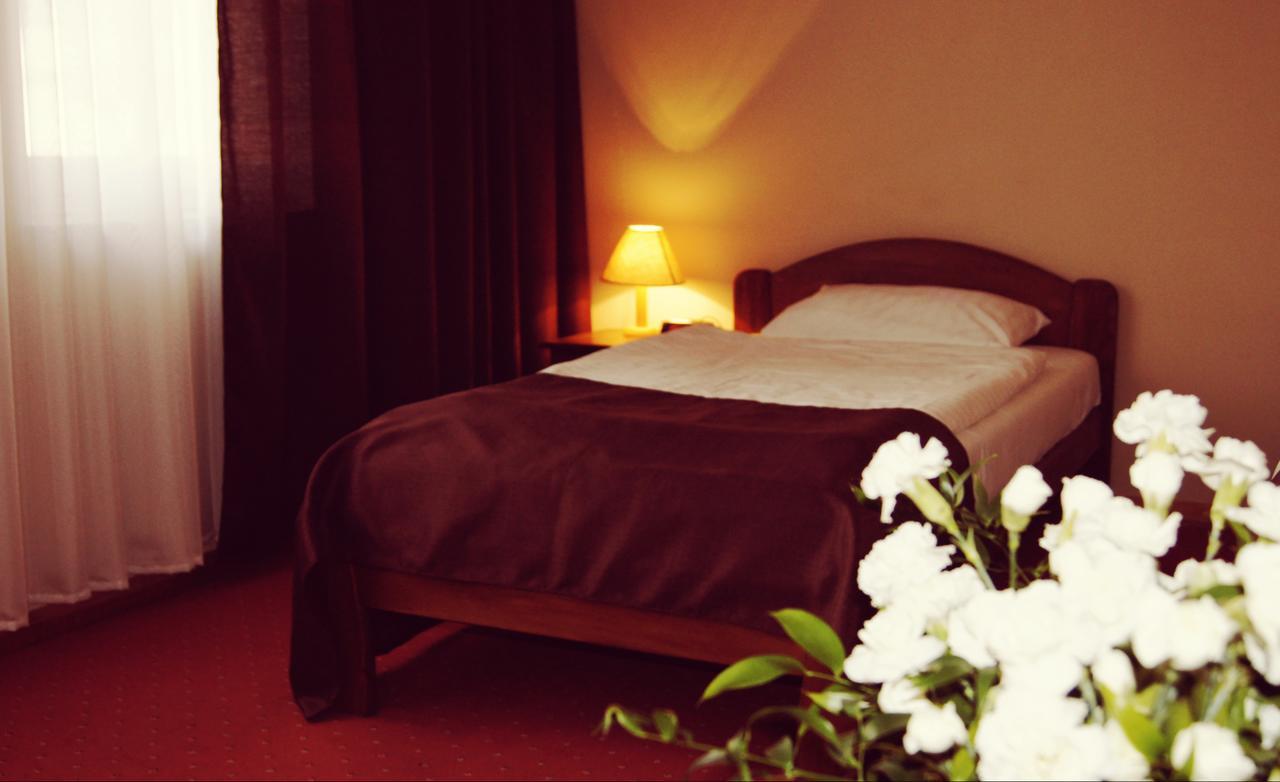 Hotel Metro Kłodzko Buitenkant foto
