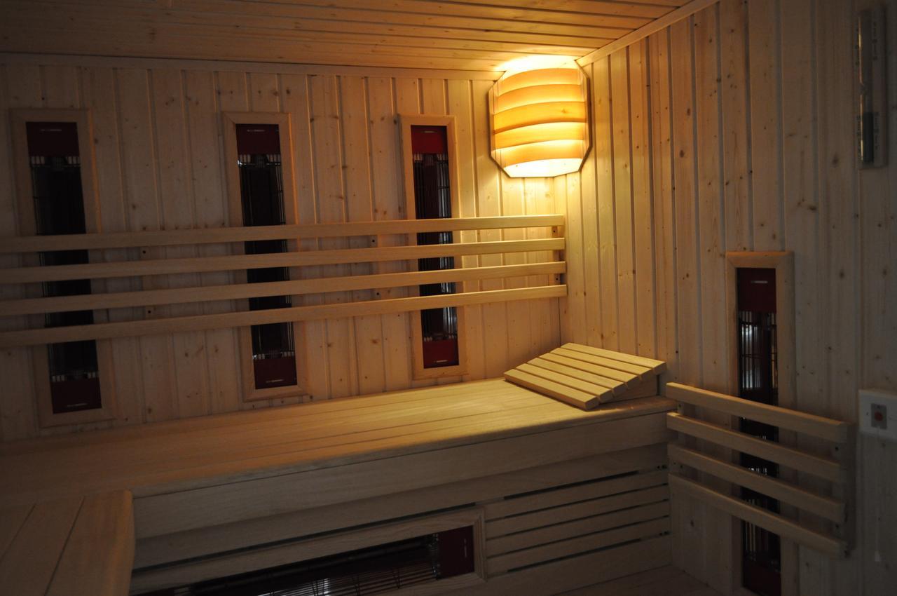 Hotel Metro Kłodzko Buitenkant foto