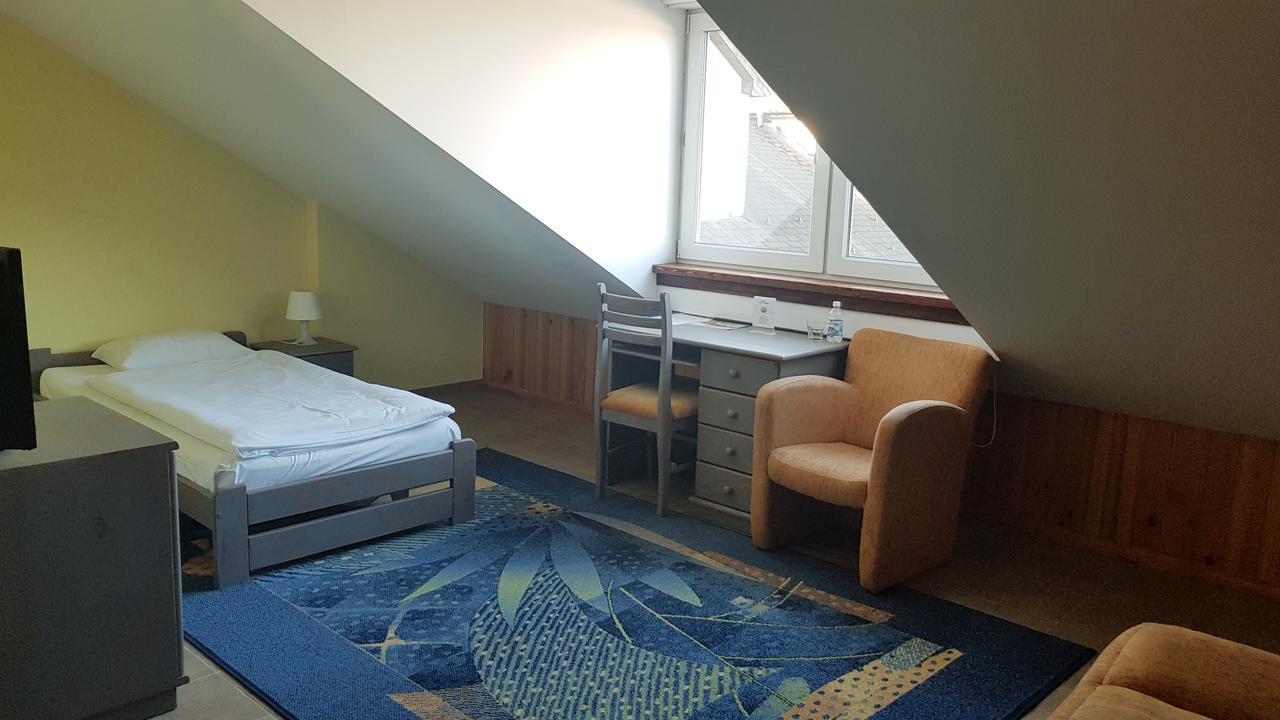 Hotel Metro Kłodzko Buitenkant foto