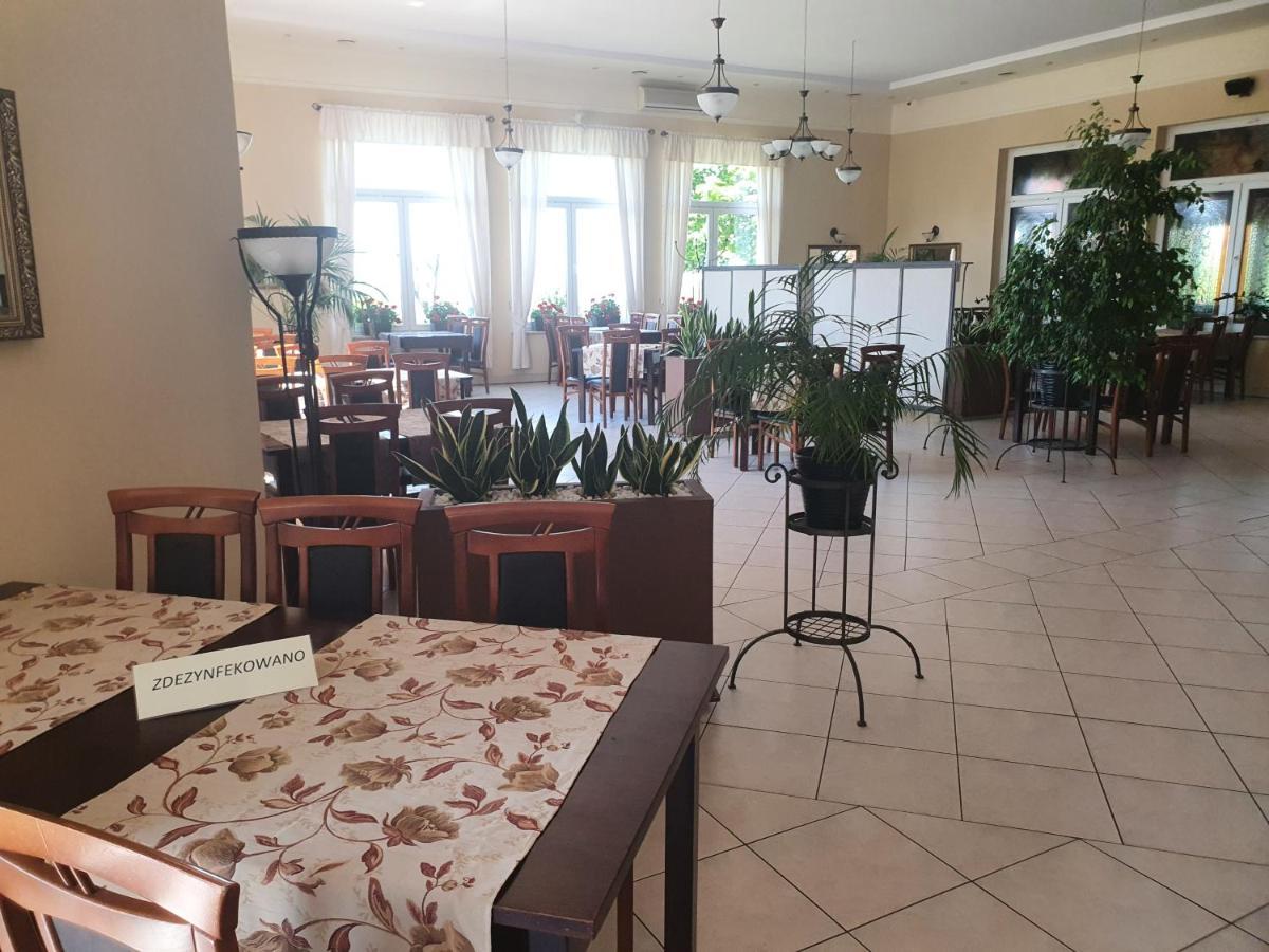 Hotel Metro Kłodzko Buitenkant foto